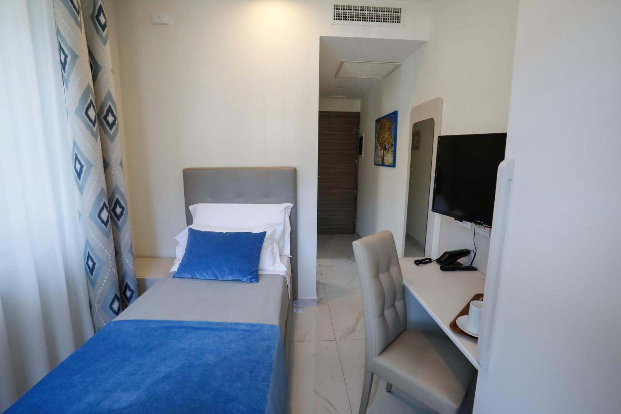 Vomero High Hotel Neapel Zimmer foto